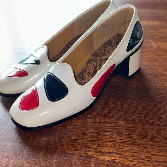Vintage 60s MOD Beatnik Patent Square Toe Heels Size 7B - Picture 2 of 15